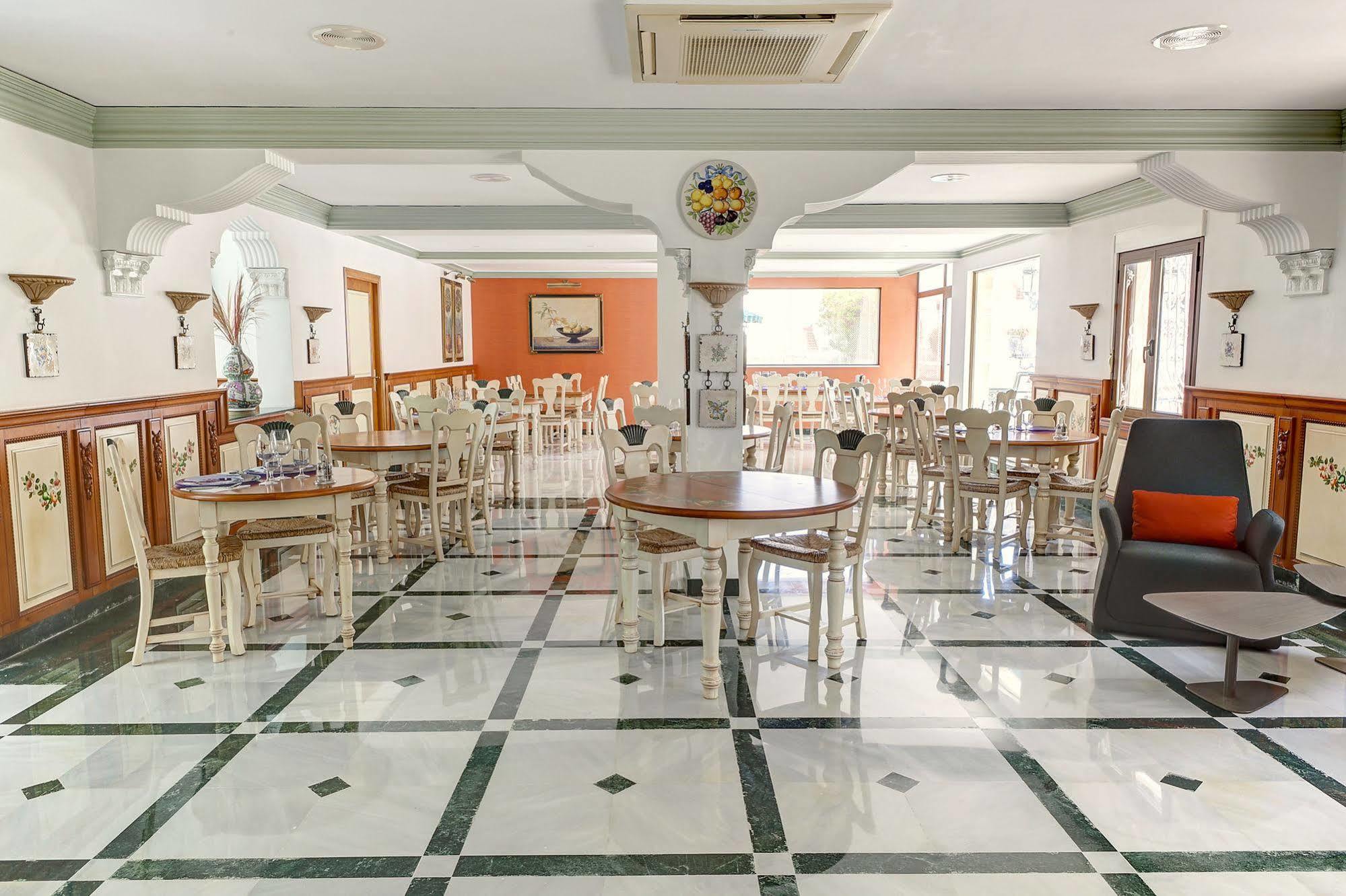 Rosa Hotel 3*