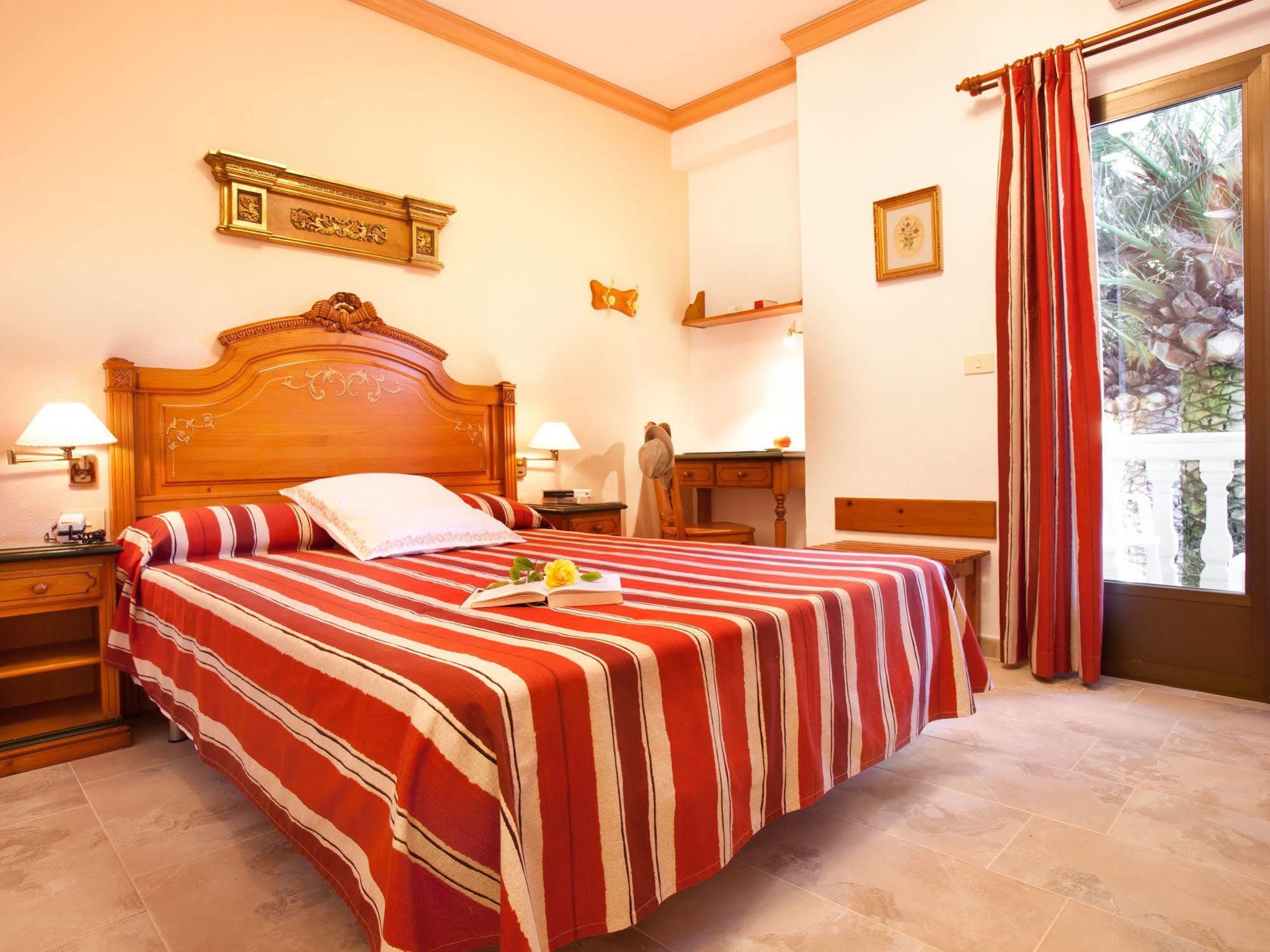 Rosa Hotel 3*